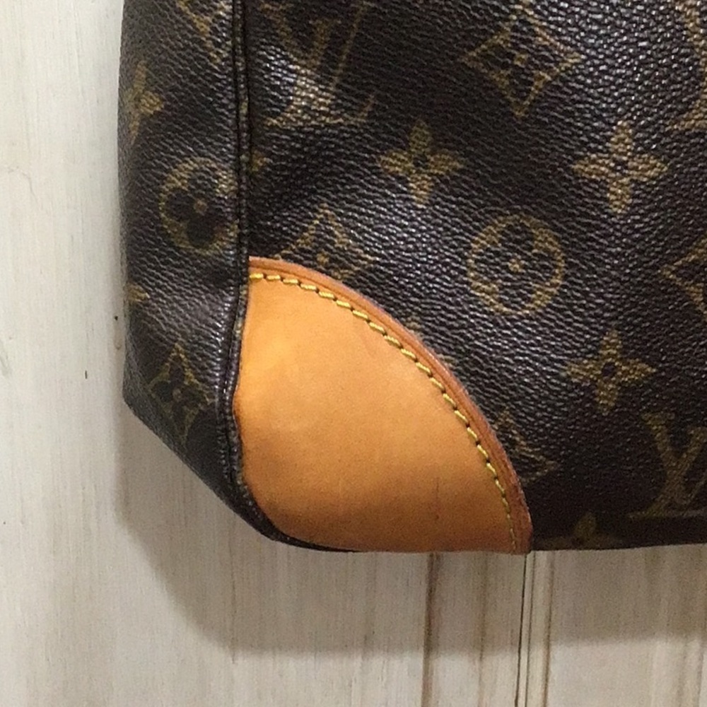 Louis Vuitton Boulogne Handbag - Picture 10 of 16